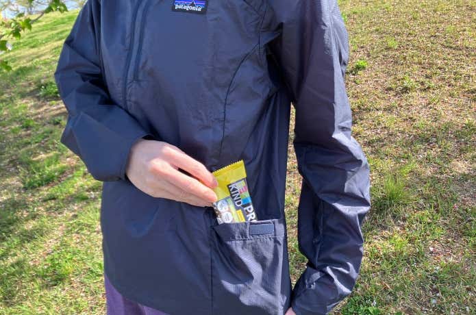 フーディニ・スタッシュ・1/2ジップ・プルオーバーのサイドポケット