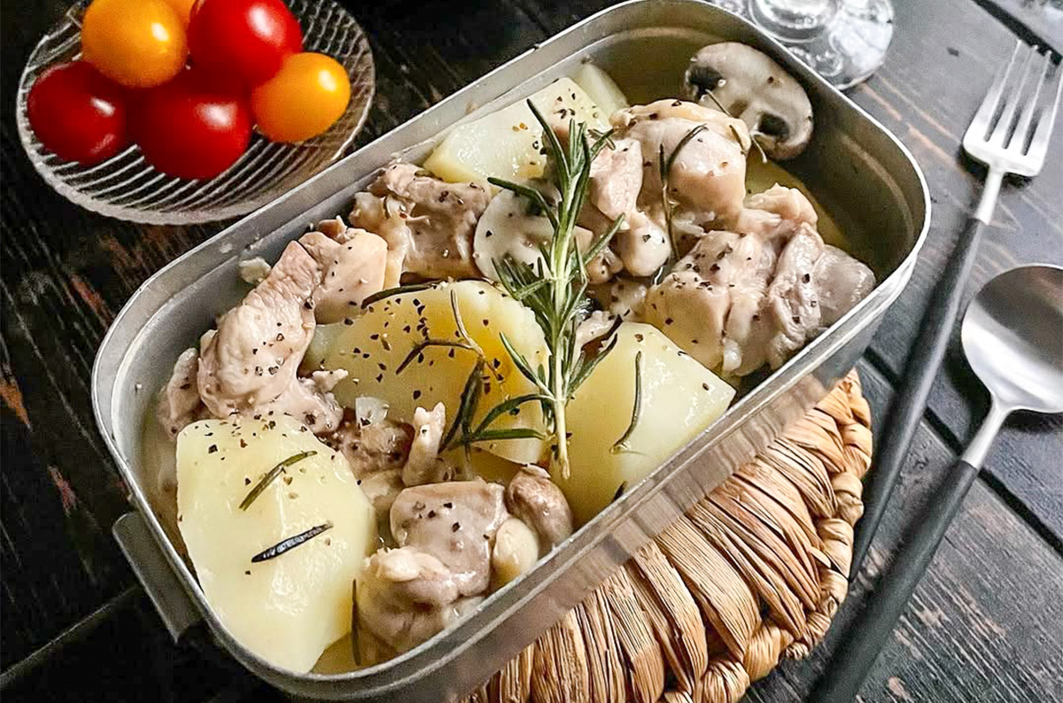 メスティンレシピ / 鶏肉とじゃがいもの白ワイン煮込み