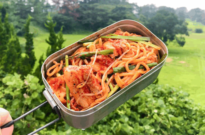 メスティンレシピ / 豚キムチ焼きそば