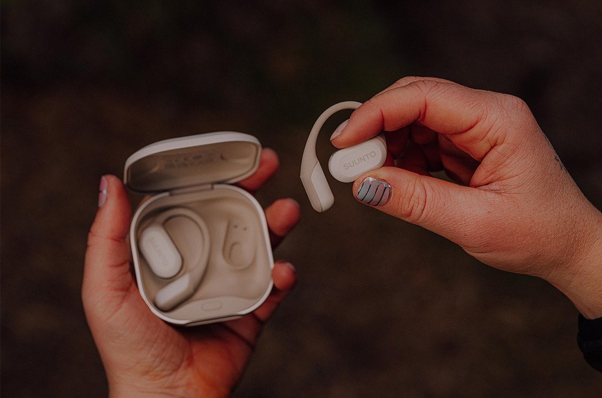 「聴く」と「測る」を１台で楽しめるオープンイヤー型イヤホン「Suunto Spark（スント スパーク）」