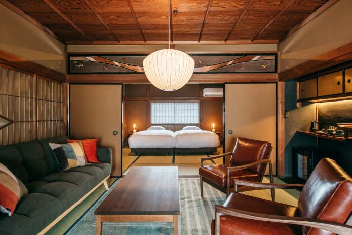 プラン①「朝7時送迎 葛城山ツツジ鑑賞プラン」 RITA御所まち限定