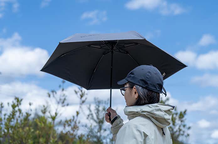 モンベル 日傘 トラベル サンブロックアンブレラ 50 使用イメージ