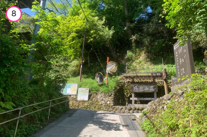 参道の勾配が急になる