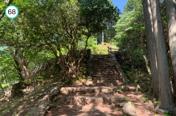 日の出山山頂直下