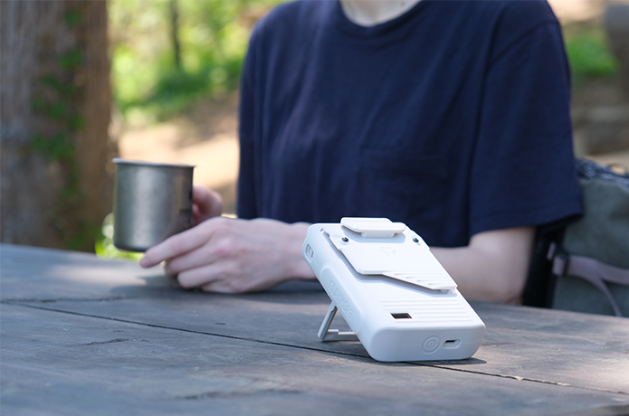 クレイモア「CLIP FAN」　スタンドを立てて使用