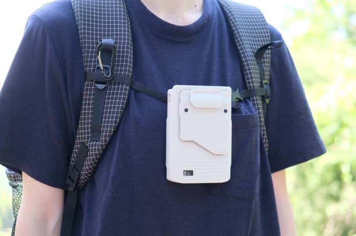 クレイモア「CLIP FAN」　チェストストラップへの装着