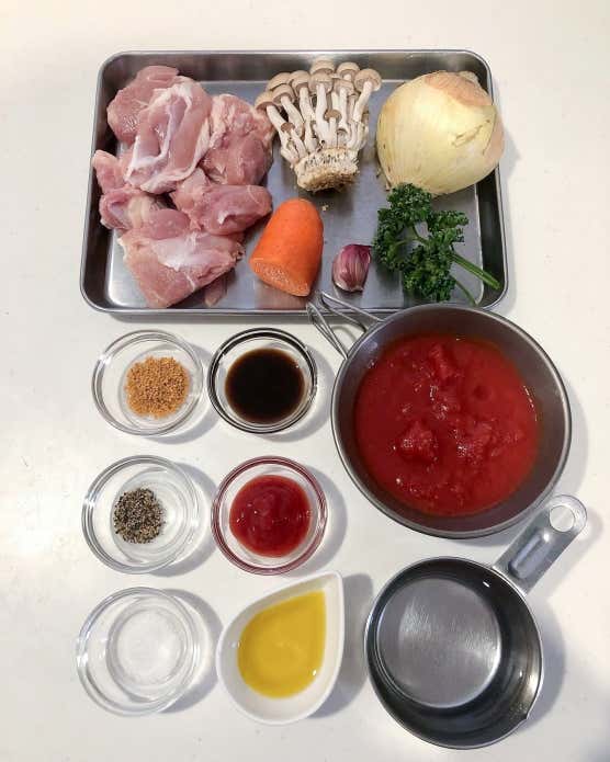 鶏肉のトマト煮込み　材料