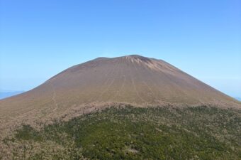 浅間山の噴火警戒レベルを１へ引き下げ｜前掛山まで登山可能に