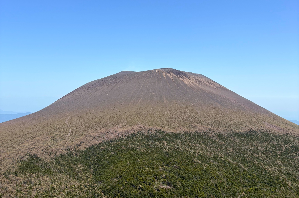 浅間山の噴火警戒レベルを１へ引き下げ｜前掛山まで登山可能に