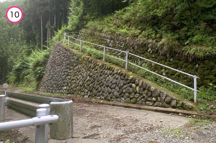 林道を越える