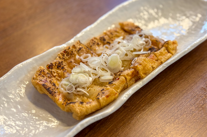 Yama cafeのピリ辛お揚げチーズ
