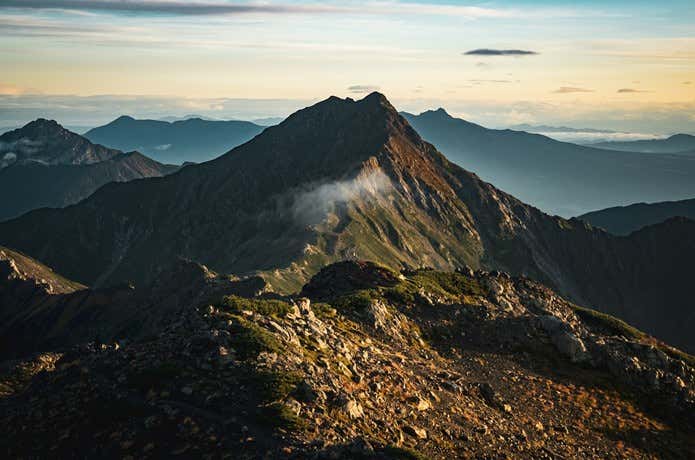 間ノ岳からみる北岳