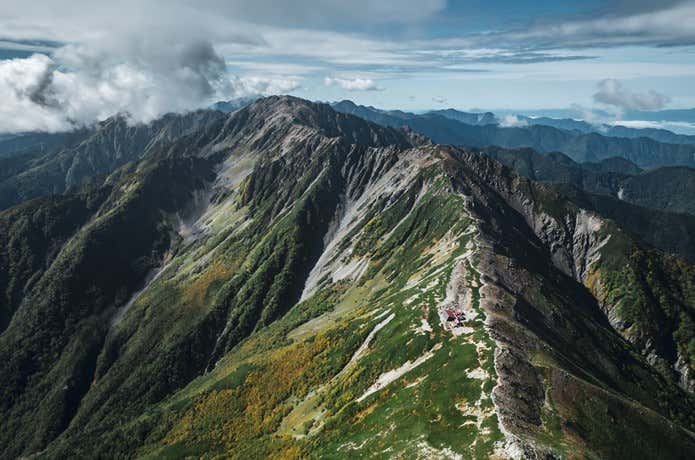 北岳から望む間ノ岳