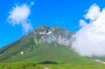 ヒグマの出没による羅臼岳・硫黄山の登山口閉鎖について