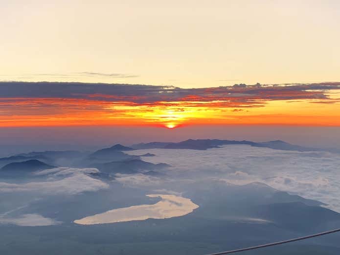 富士山から拝むご来光