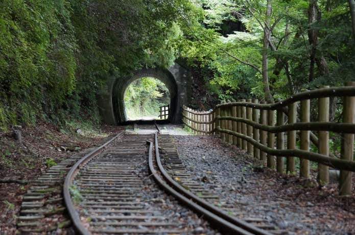 「廃線小路」