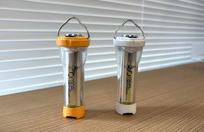ポップな「オレンジ」とスマートな「ホワイト」