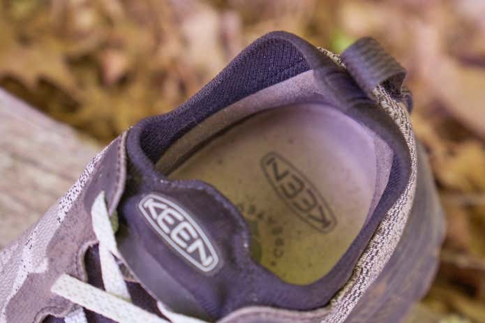 トレイルランニングシューズ KEEN キーン SEEK シーク タング 一体化