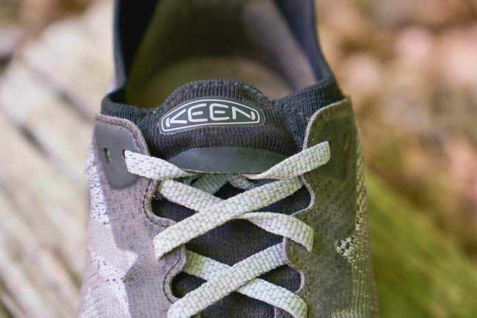 トレイルランニングシューズ KEEN キーン SEEK シーク シューレース 収納ポケット