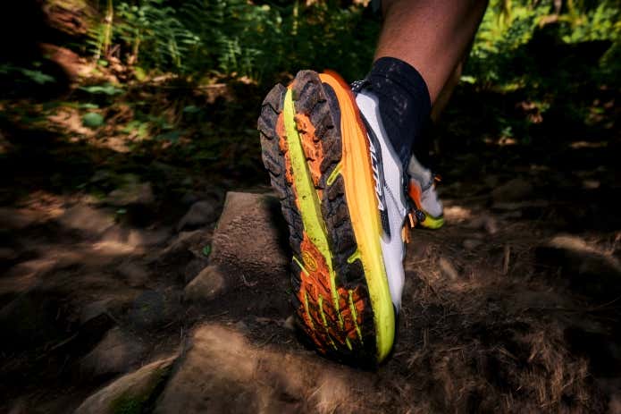 「Vibram® Megagrip」×「TractionLug™」で足元の安定感がさらに向上