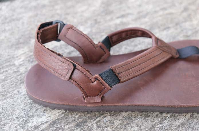 PACIFIC AVENUE Brown ストラップのゴム部分
