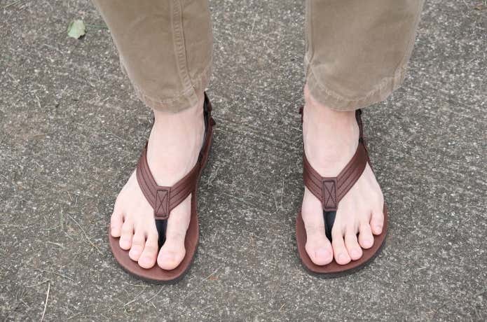Pacific Avenue BROWN 柔らかなレザで心地よいフィット感のストラップ