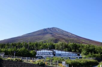 富士スバルラインが全線通行止めに