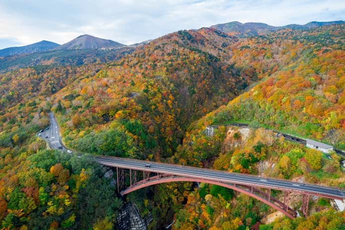 磐梯吾妻スカイライン 不動沢橋。 近くには駐車場があり、橋を歩いて福島盆地の景色を楽しむことができる