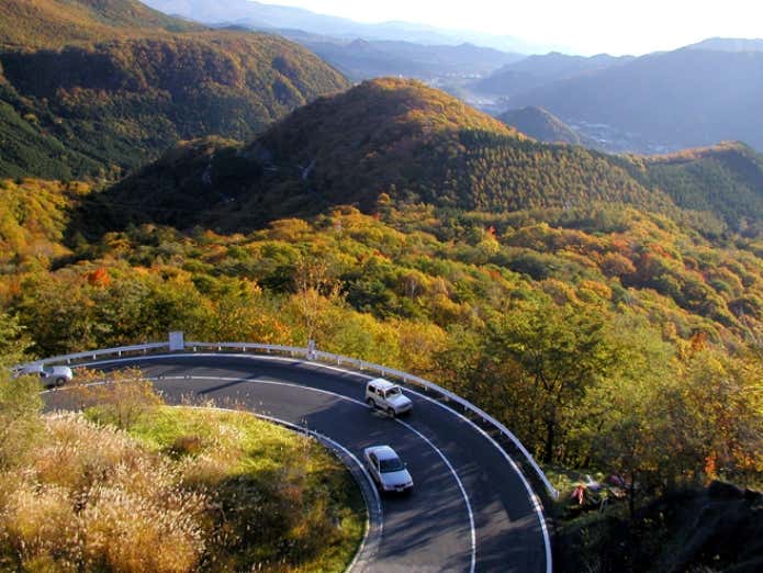 紅葉景色のパノラマが広がるいろは坂