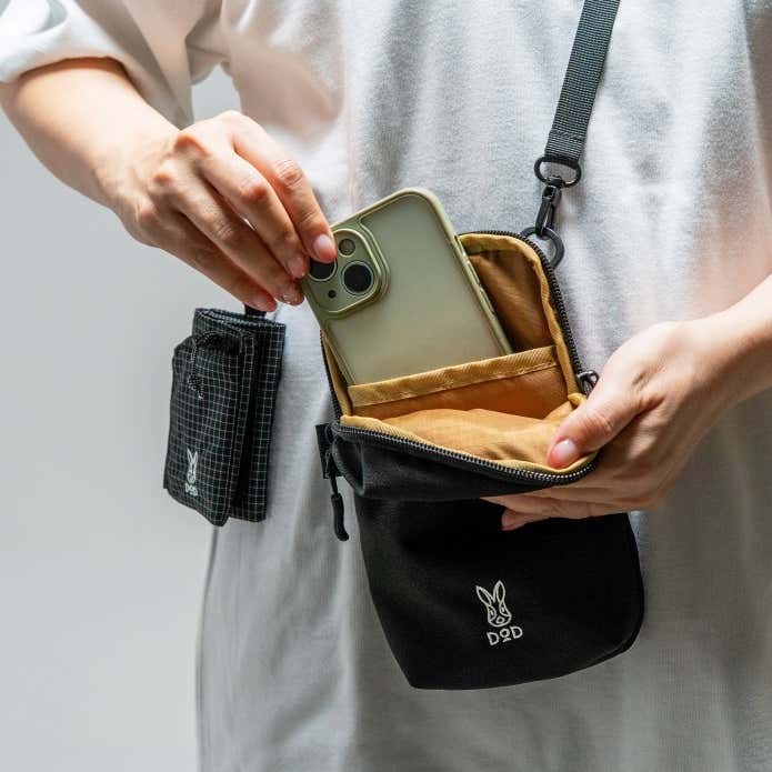 スマホなど貴重品を持ち歩くのにぴったり