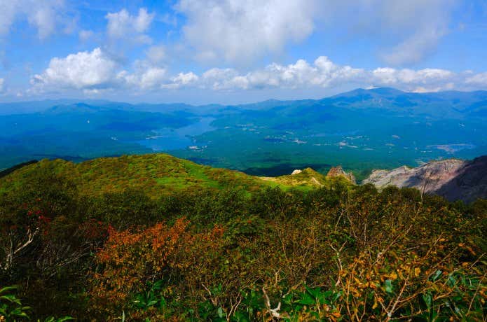 桧原湖が美しい磐梯山北側の風景